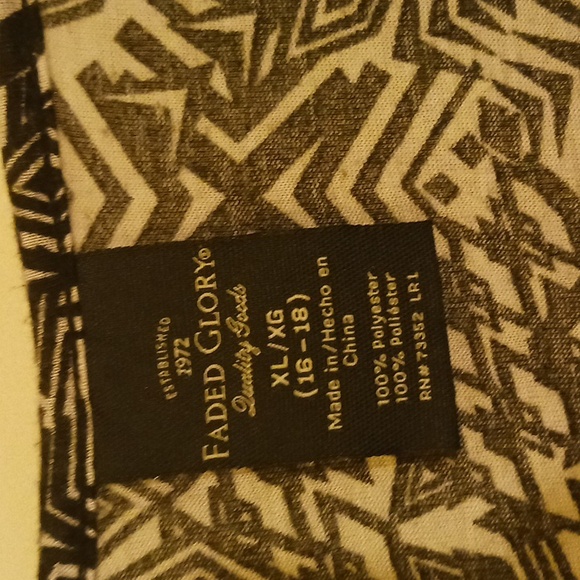 Women's non sleeve blouse 👚 - Picture 2 of 2